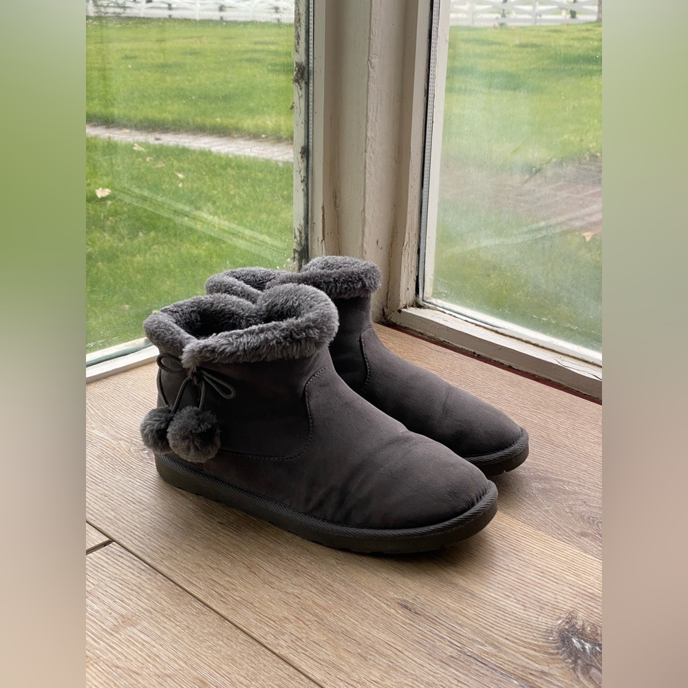 Gray Ugg-Like Booties